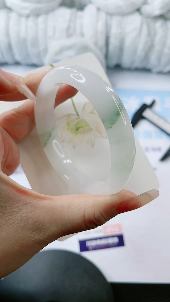 【闪购商品】石英质玉手镯未镶嵌多样性发货L443