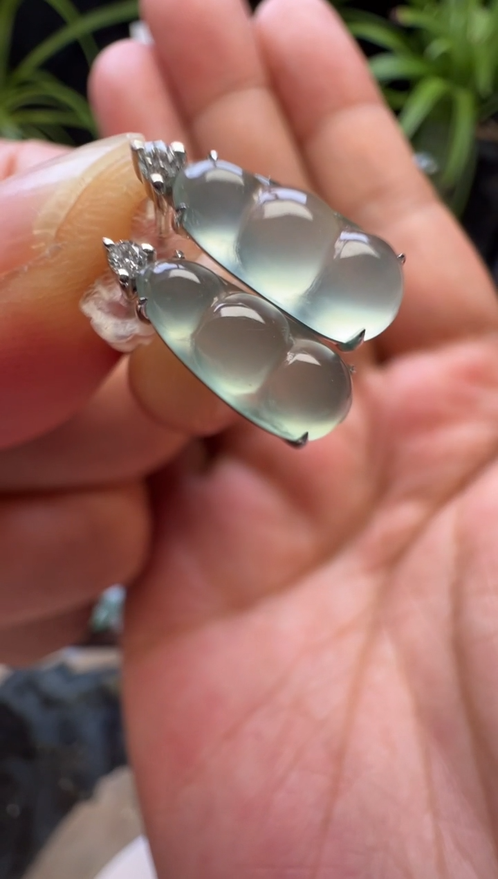 颈饰18K金镶嵌翡翠翡翠颈饰