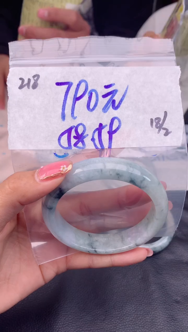 【闪购商品】定制翡翠未镶嵌218毛货需精细抛光手镯多样性拍一发一