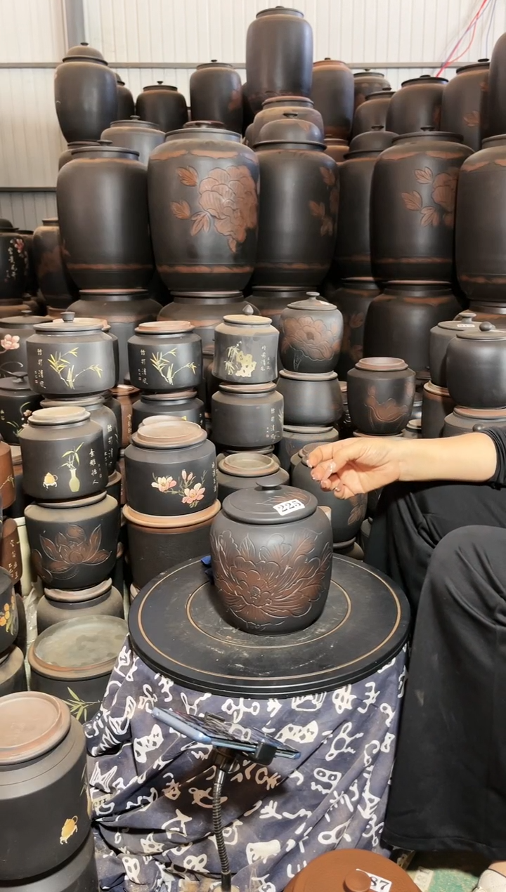 壶瑕疵茶叶罐 225 冬瓜荷花 