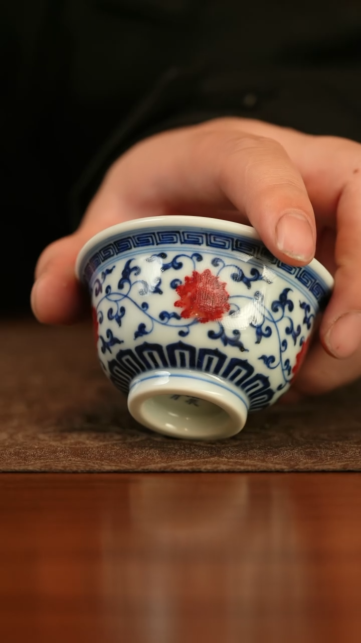 【闪购商品】林泉风月青花釉里红缠枝莲小压手