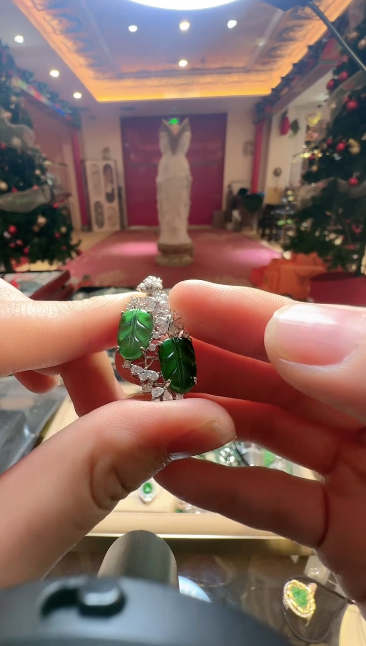 【闪购商品】翡翠吊坠(不含链)未镶嵌翡翠