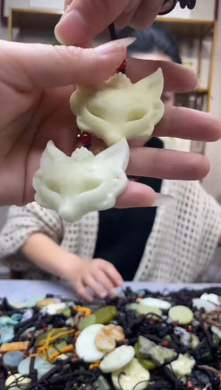 未镶嵌岫玉吊坠·