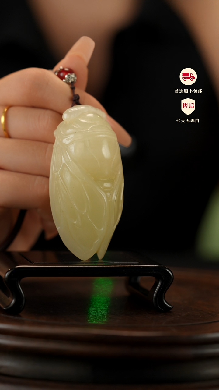 云南石竹叶青雕刻：一鸣惊人