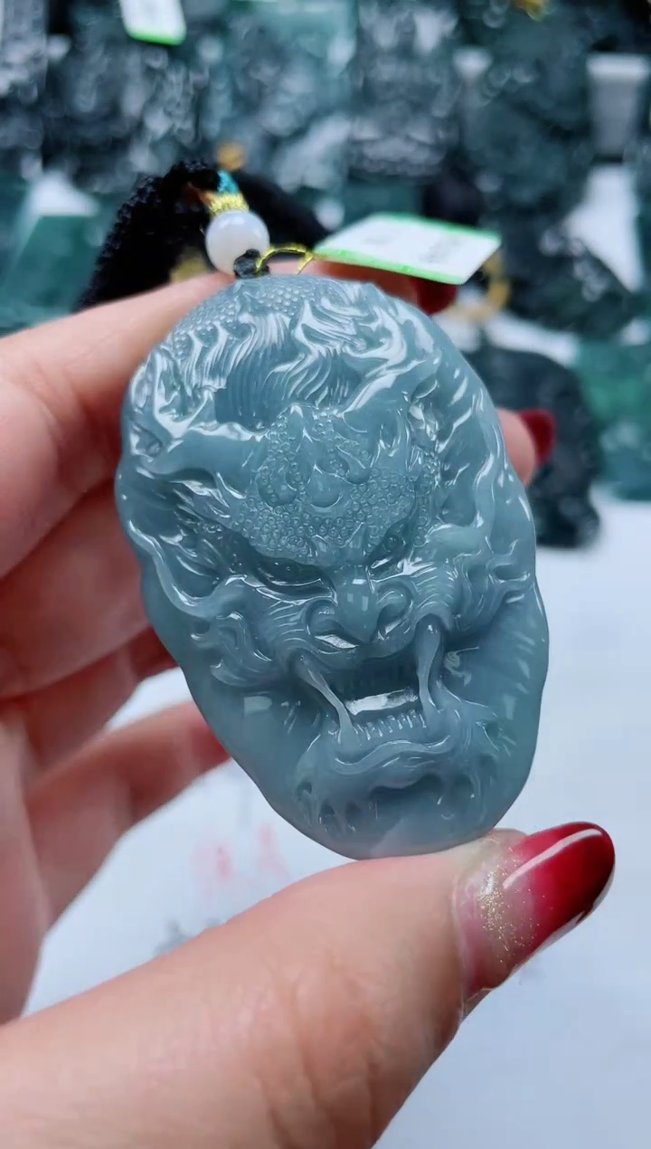 【闪购商品】翡翠颈饰未镶嵌        