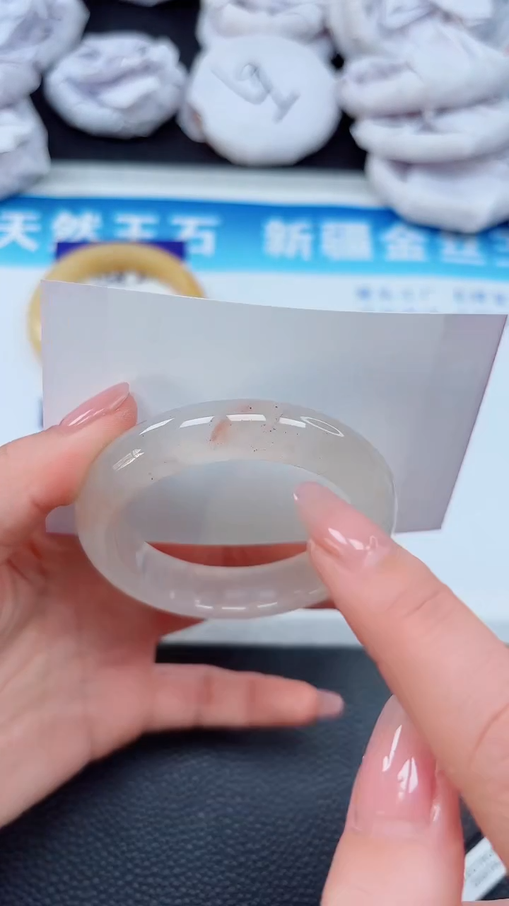 【闪购商品】石英质玉手镯未镶嵌383