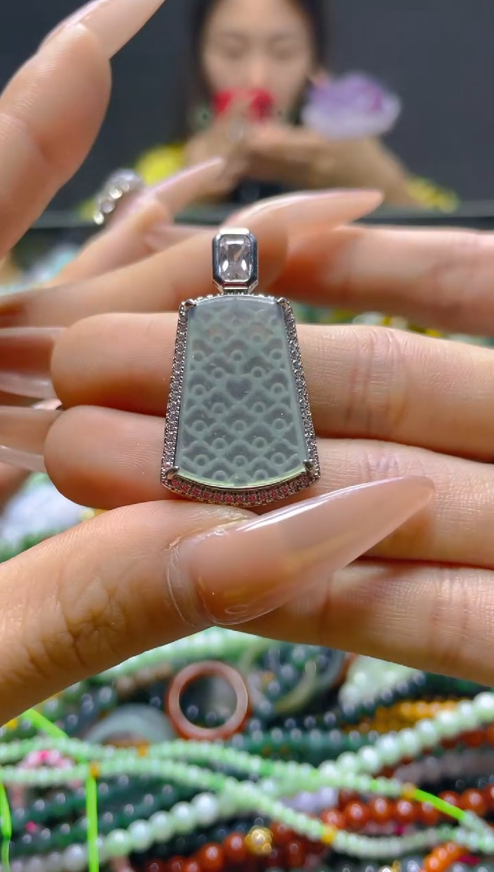 颈饰未镶嵌翡翠/F/翡翠A货，一件也是批发价