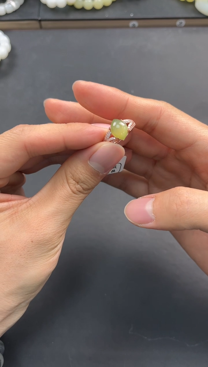 未镶嵌手串和田玉俄碧猫眼戒指微色差