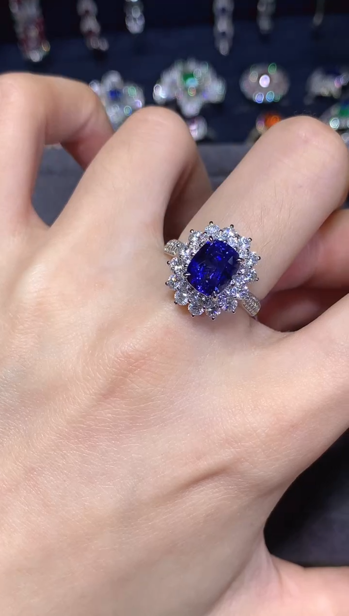 戒指蓝宝石18K金镶嵌3.29CT