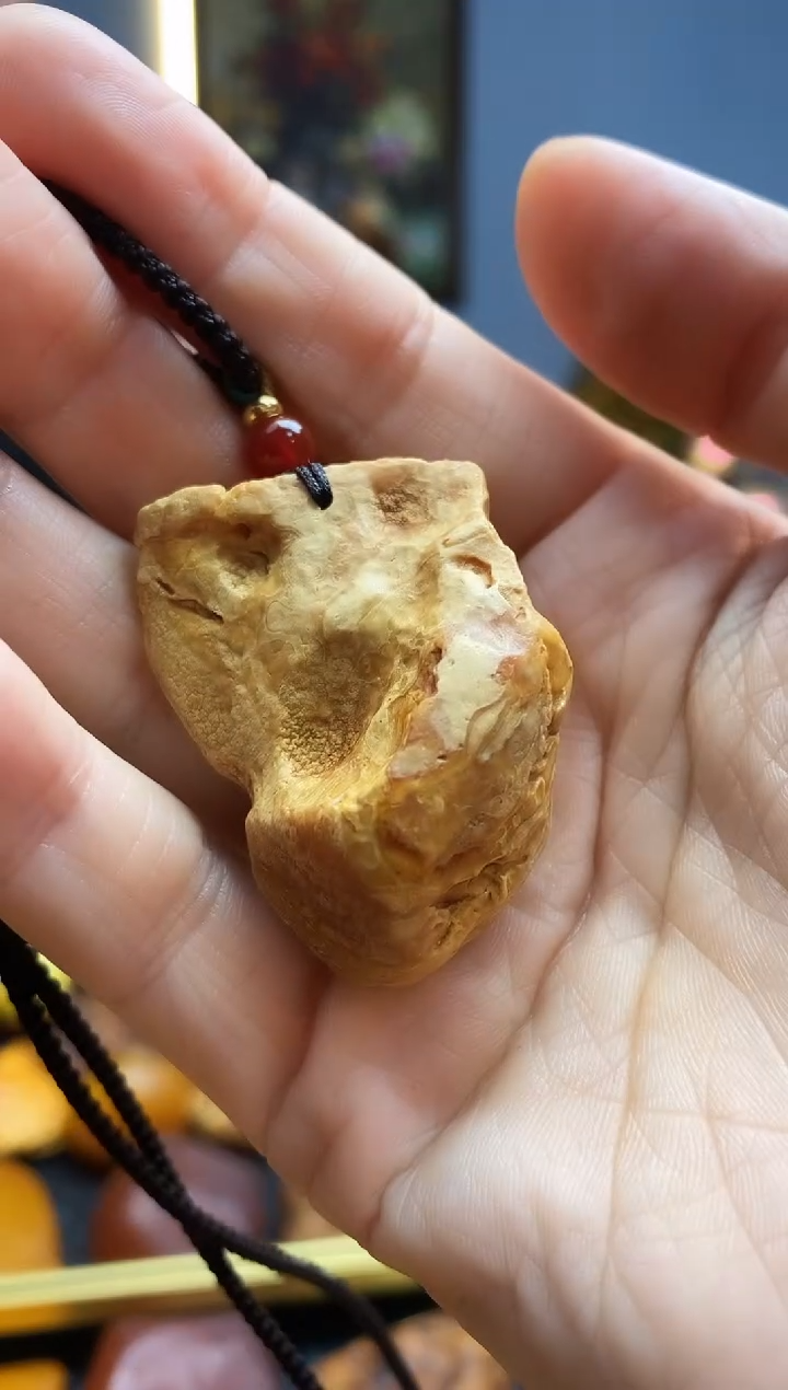 琥珀颈饰未镶嵌挂件