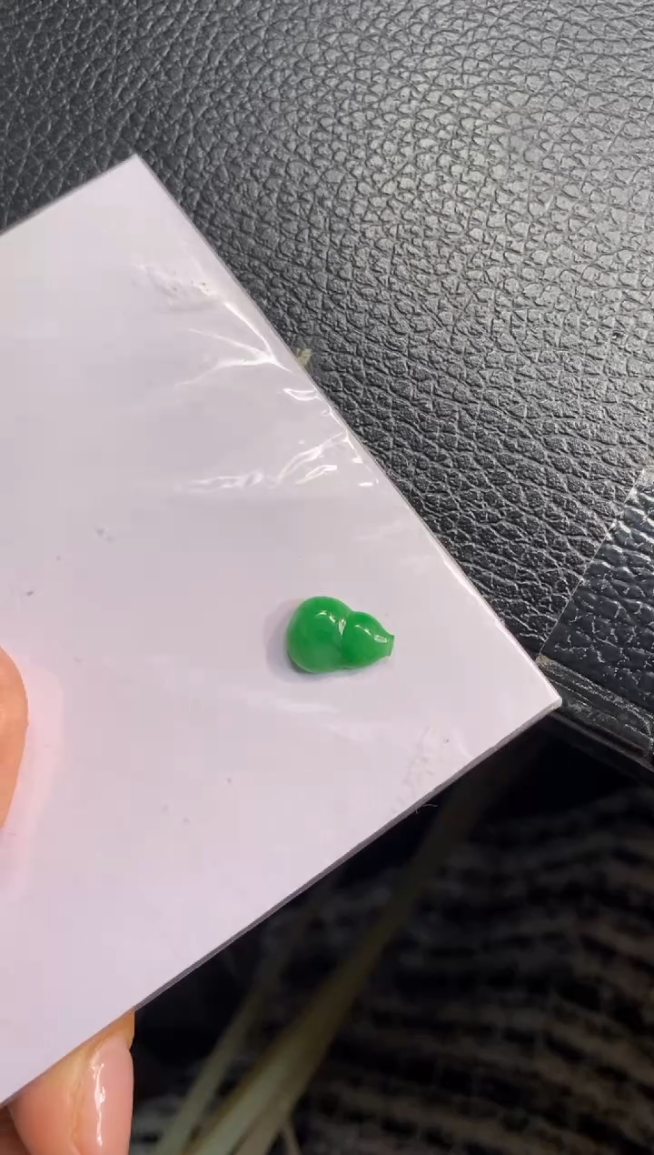 【闪购商品】翡翠挂件未镶嵌葫芦