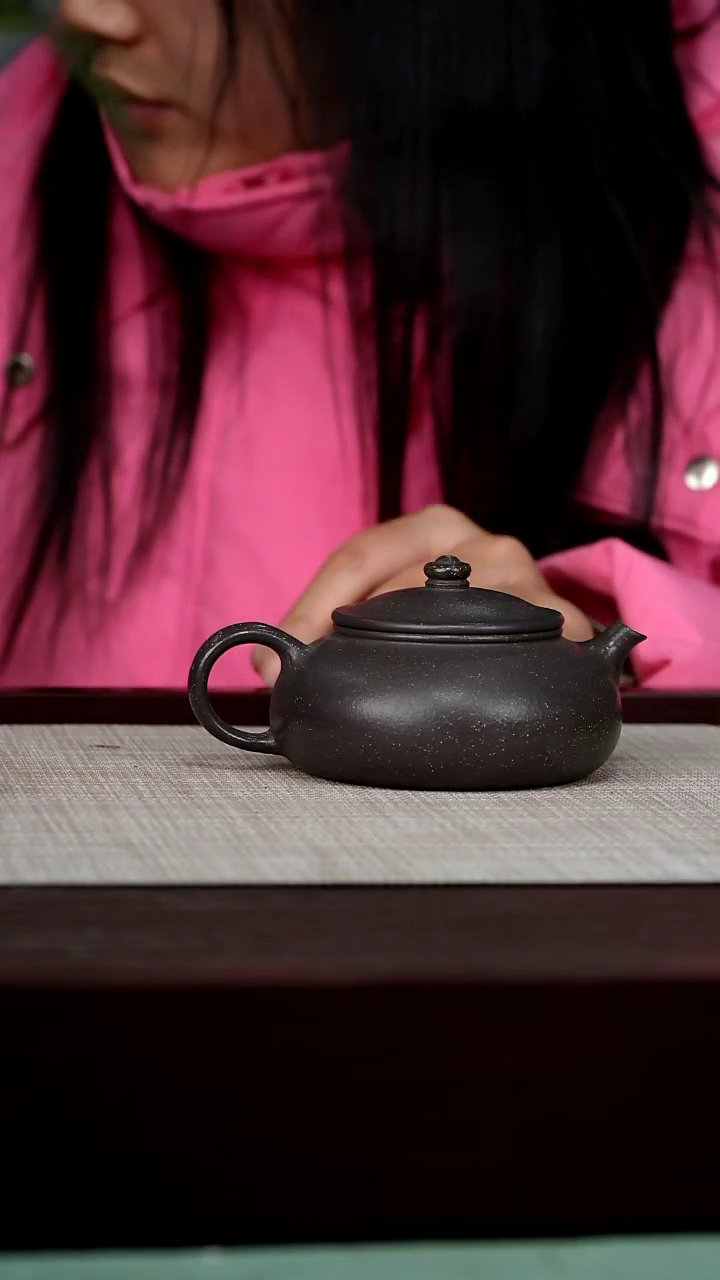 【闪购商品】宜兴原矿紫砂壶茶壶180C