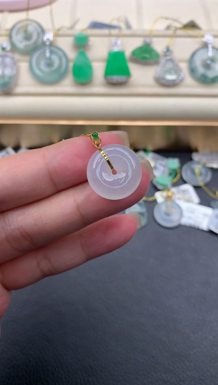 翡翠未镶嵌颈饰Q481