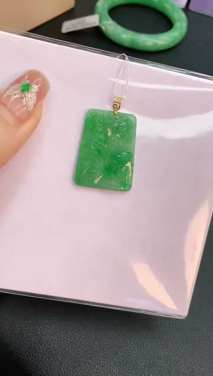 【闪购商品】翡翠颈饰18K金镶嵌赠礼盒证书 珍珍