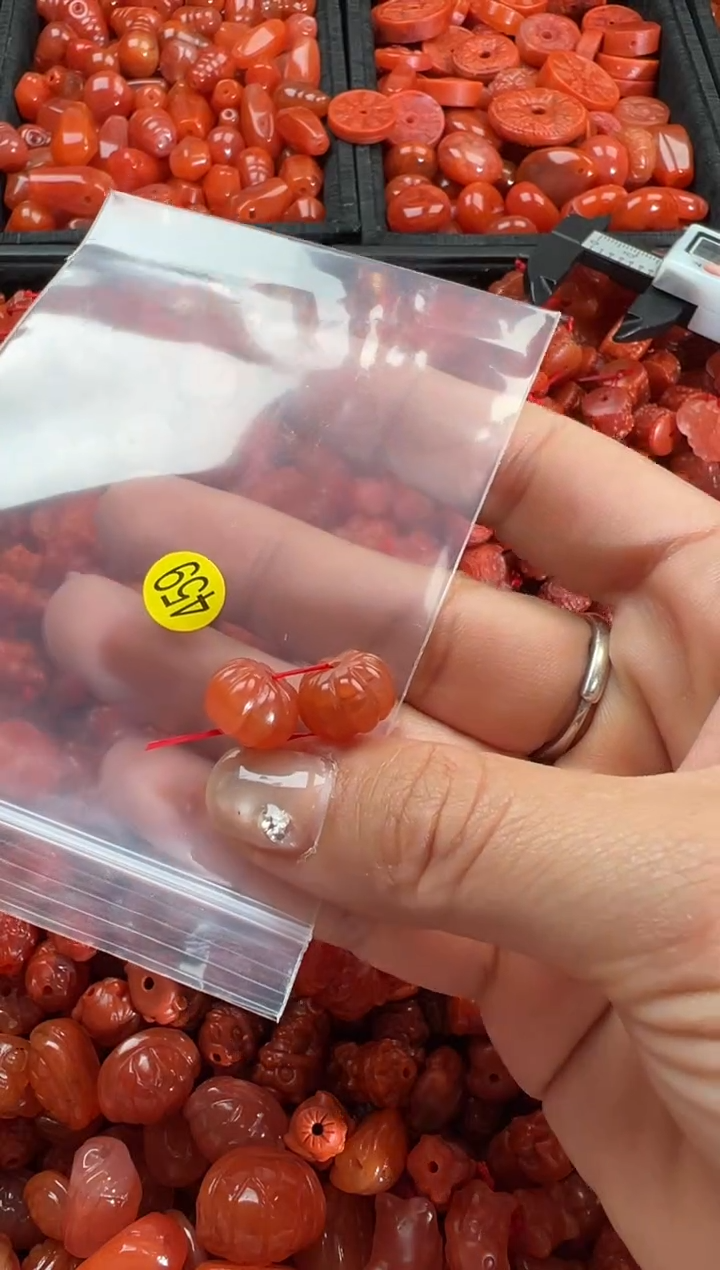 【闪购商品】南红玛瑙颈饰未镶嵌1