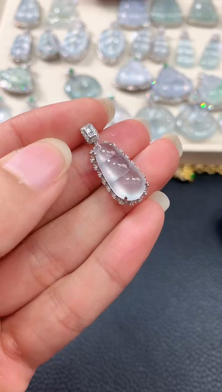 【闪购商品】翡翠吊坠(不含链)18K金镶嵌n83       