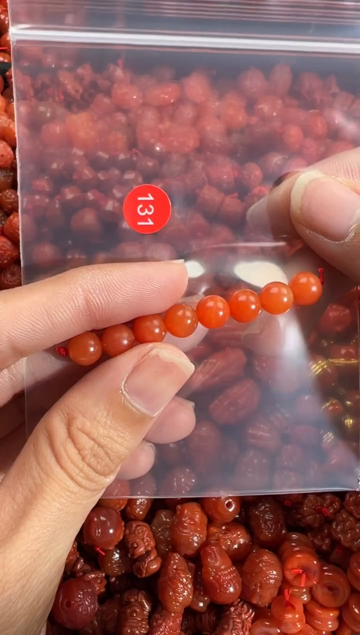 南红玛瑙未镶嵌颈饰1