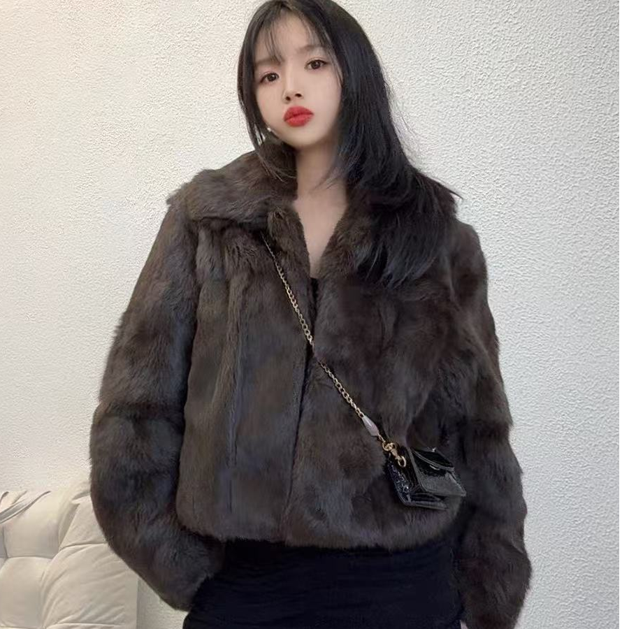 "上东老钱”大翻领整张兔2025新款减龄显瘦轻奢翻领女装短外套冬季