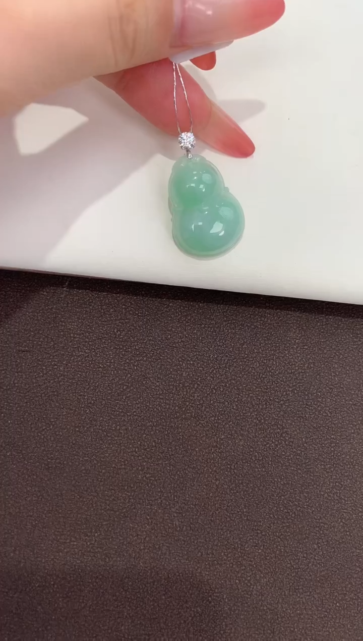 颈饰18K金镶嵌翡翠天然缅甸a货翡翠