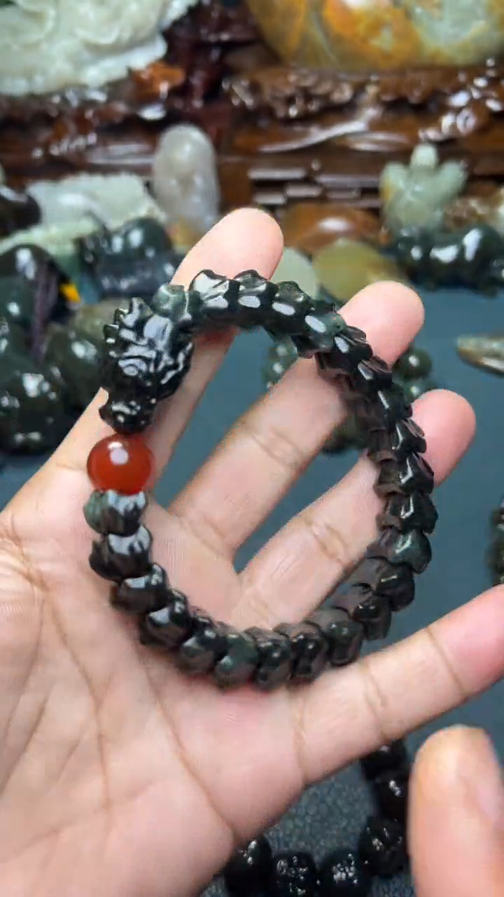 未镶嵌和田玉把件-