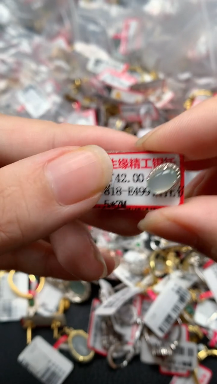 翡翠戒指银S925镶嵌天然A货缅甸翡翠