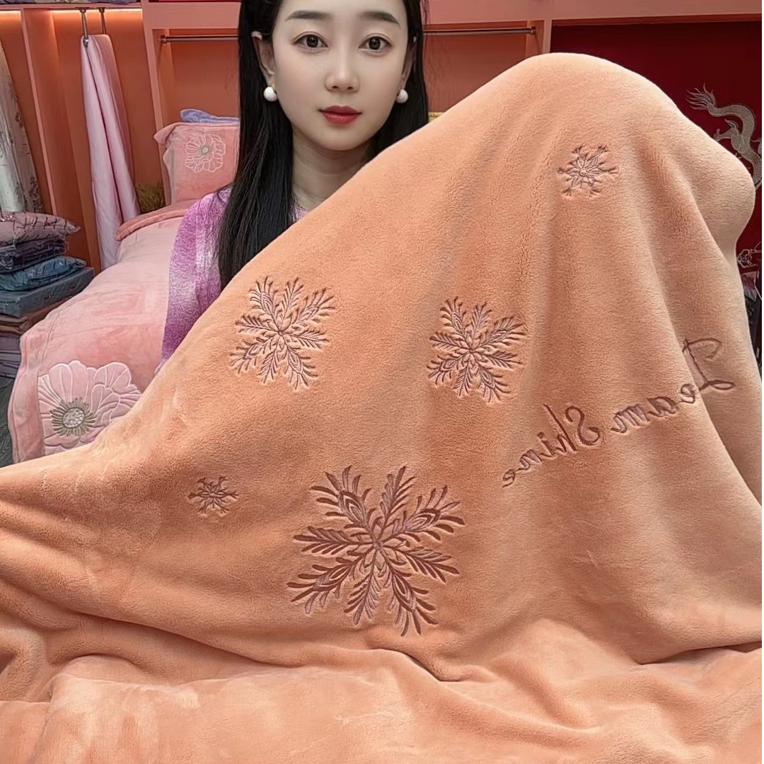 【小雪花】轻奢绣花臻棉绒四件套刺绣花牛奶绒被套加厚被罩床单
