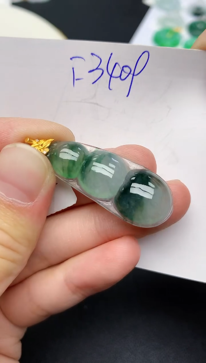 颈饰18K金镶嵌翡翠天然缅甸A货翡翠百元以上9元证书费自理