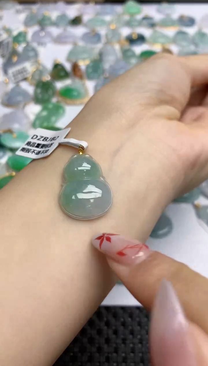 【闪购商品】翡翠颈饰18K金镶嵌天然翡翠A货