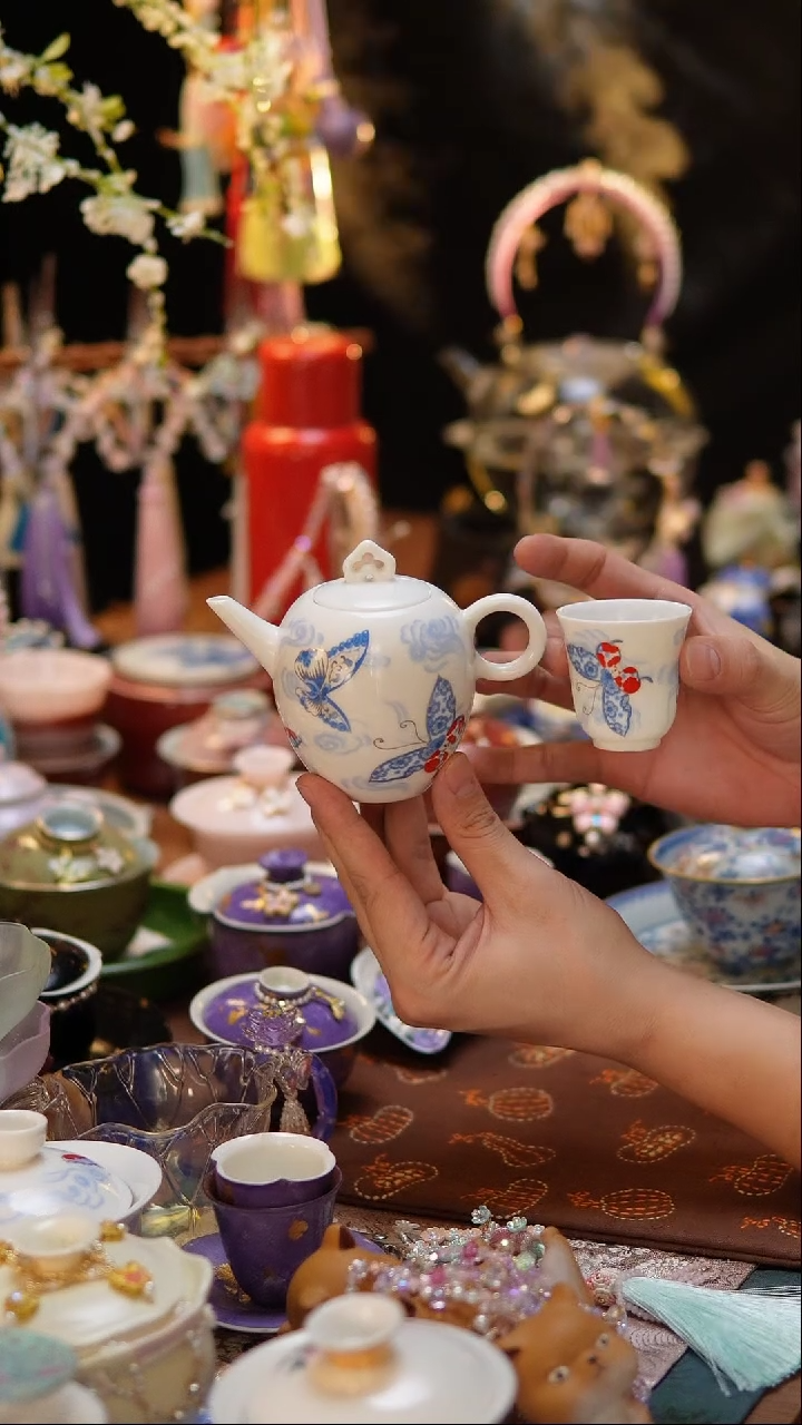 【闪购商品】蝴蝶美人尖壶+一杯