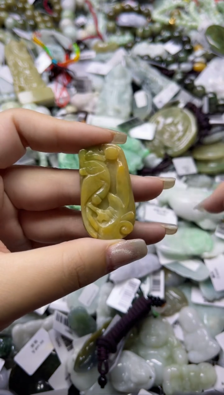 【闪购商品】翡翠颈饰未镶嵌00008424