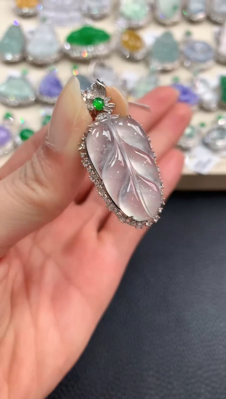 【闪购商品】翡翠吊坠(不含链)18K金镶嵌n74       