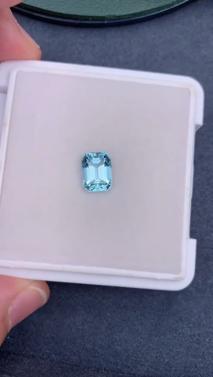 【闪购商品】海蓝宝石裸石未镶嵌2.5ct  海蓝宝石