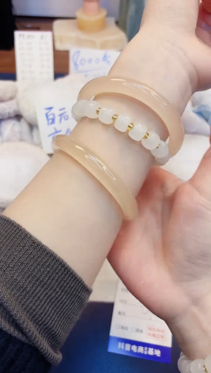 【闪购商品】石英质玉手镯未镶嵌105-美人条藕粉-圈口59