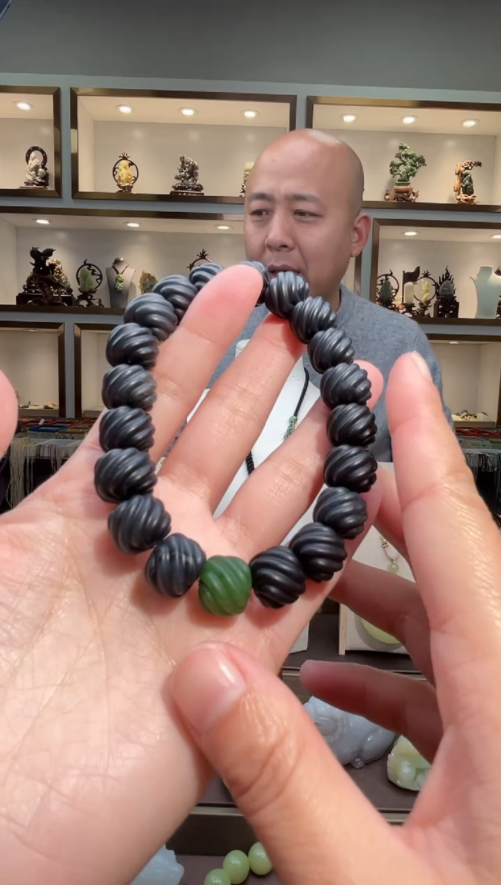 颈饰未镶嵌和田玉苏