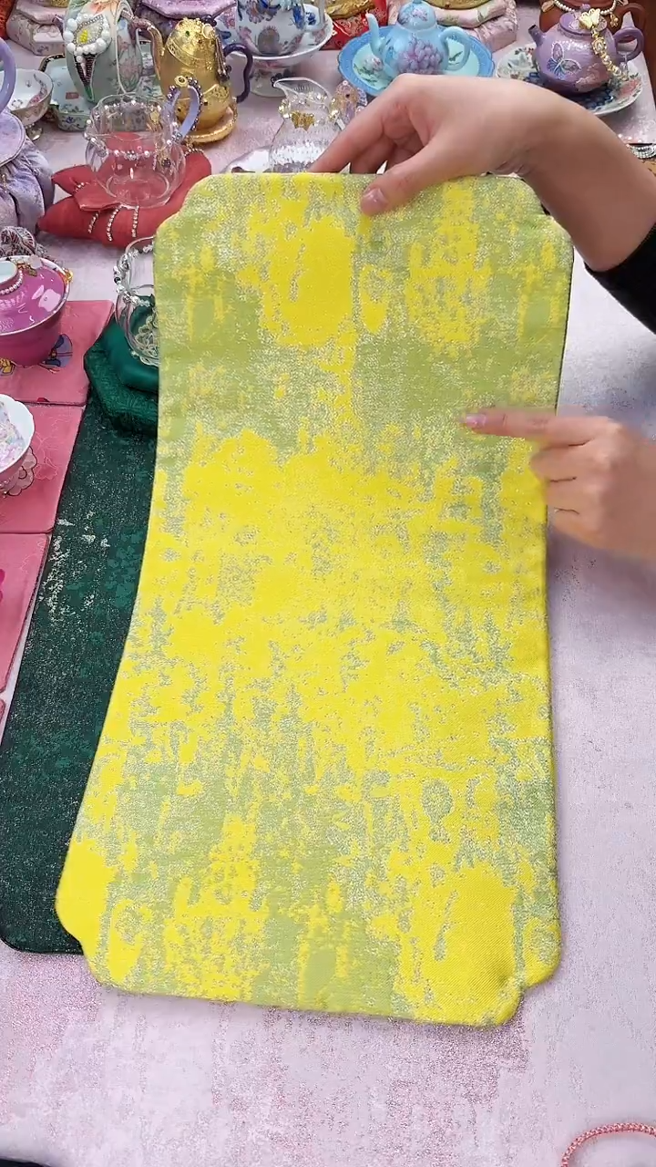 65亮黄鎏金茶席 