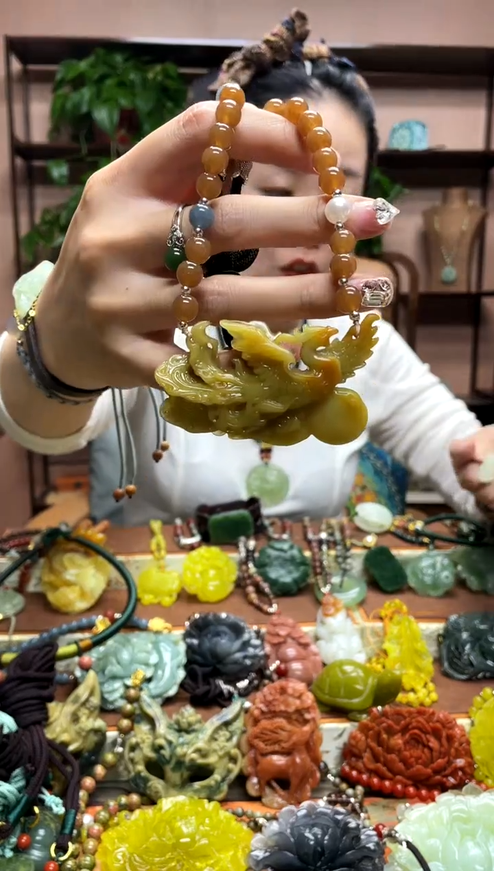 未镶嵌岫玉颈饰·