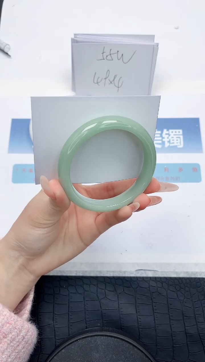 【闪购商品】石英质玉手镯未镶嵌L285-58