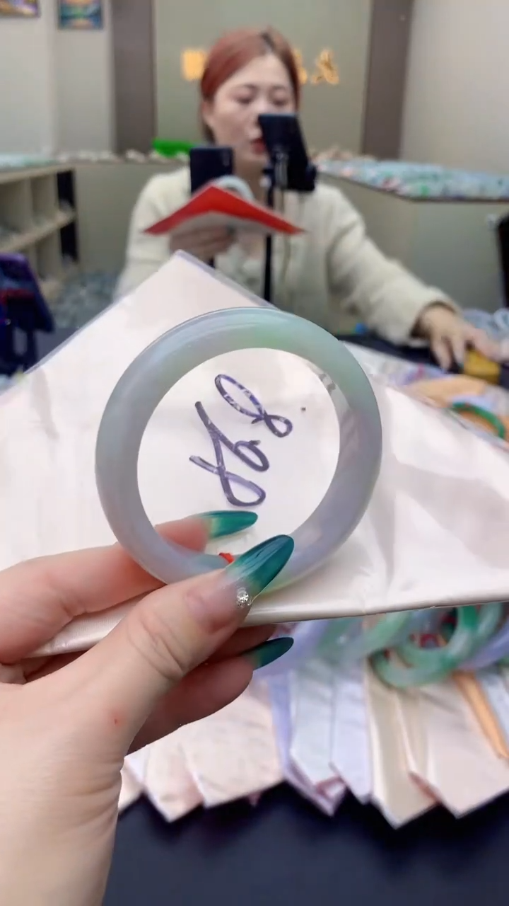 【闪购商品】翡翠手镯未镶嵌0984839745