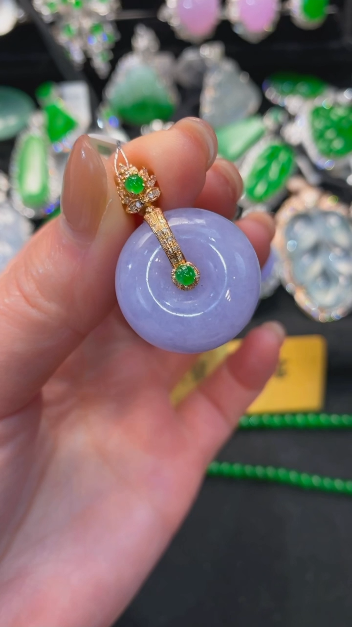 【闪购商品】翡翠颈饰未镶嵌紫扣子