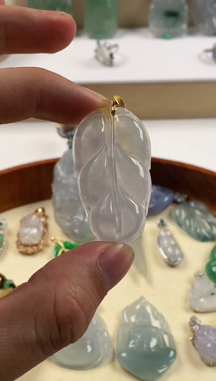 【闪购商品】翡翠吊坠(不含链)18K金镶嵌天然缅甸A货翡翠吊坠