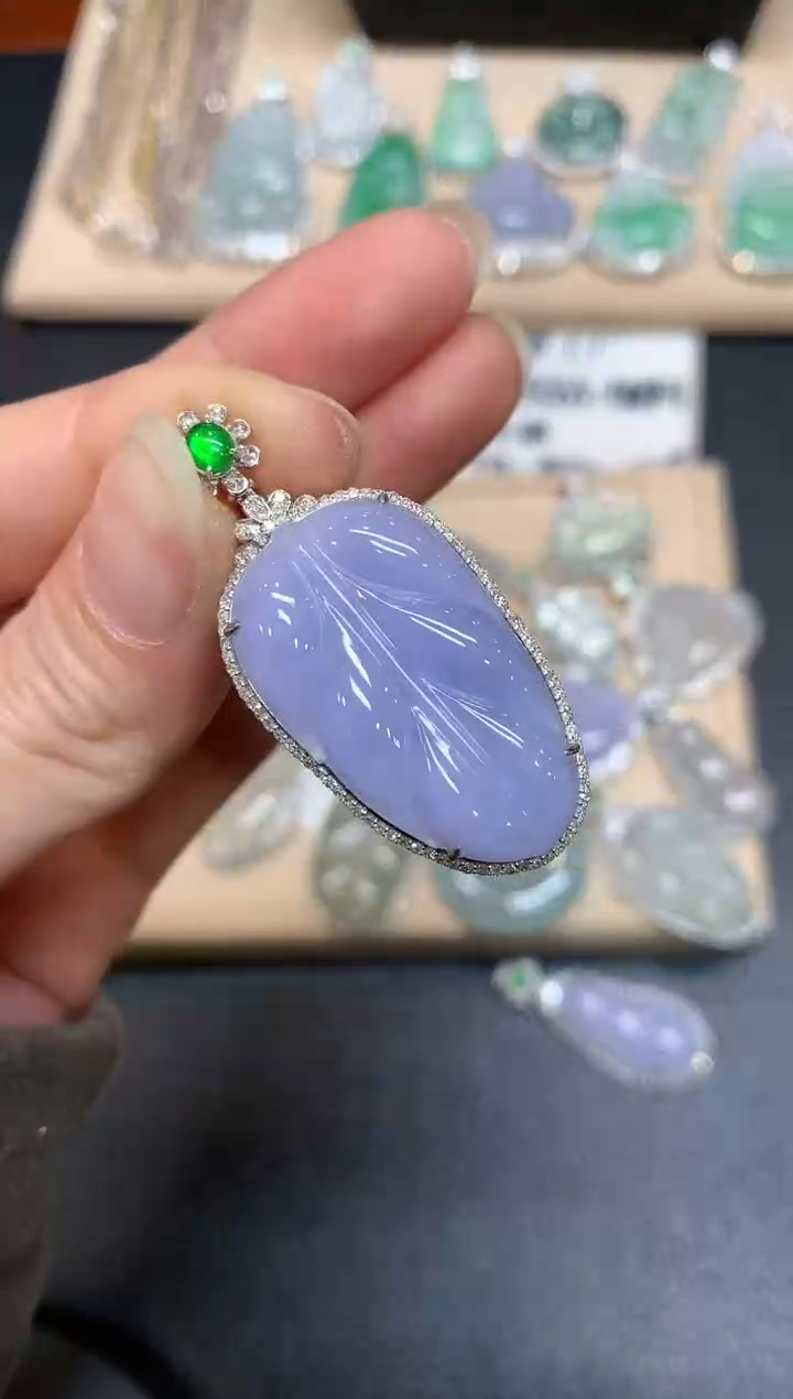 【闪购商品】翡翠颈饰18K金镶嵌树叶【无服务费