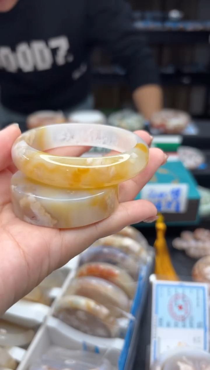 【闪购商品】石英质玉手镯未镶嵌636（54圈赠送镯心）