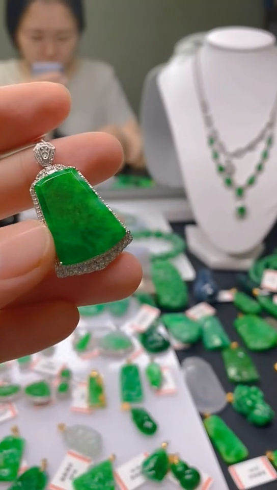 【闪购商品】翡翠颈饰18K金镶嵌新号开播，全场乱卖