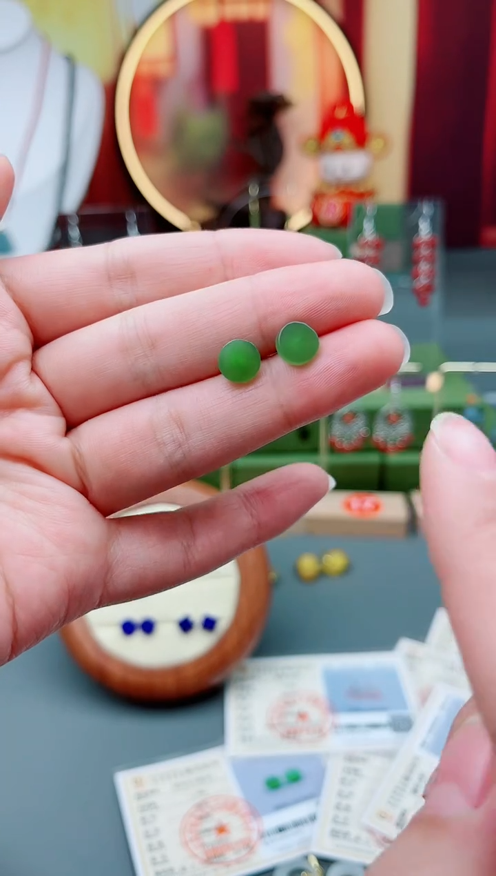 未镶嵌和田玉耳饰碧玉圆耳钉