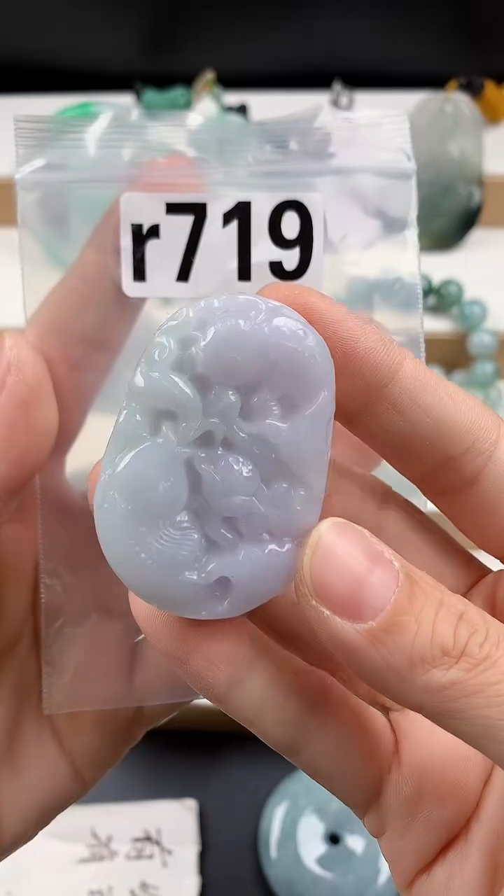 颈饰未镶嵌翡翠天然翡翠吊坠挂件