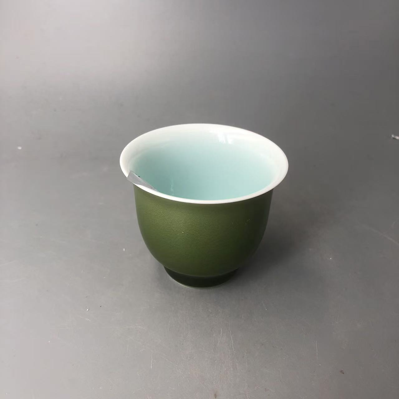 非遗茶空间 景德镇闰火堂 陶瓷秘釉龙泉青圈足搞铃铛杯rht523