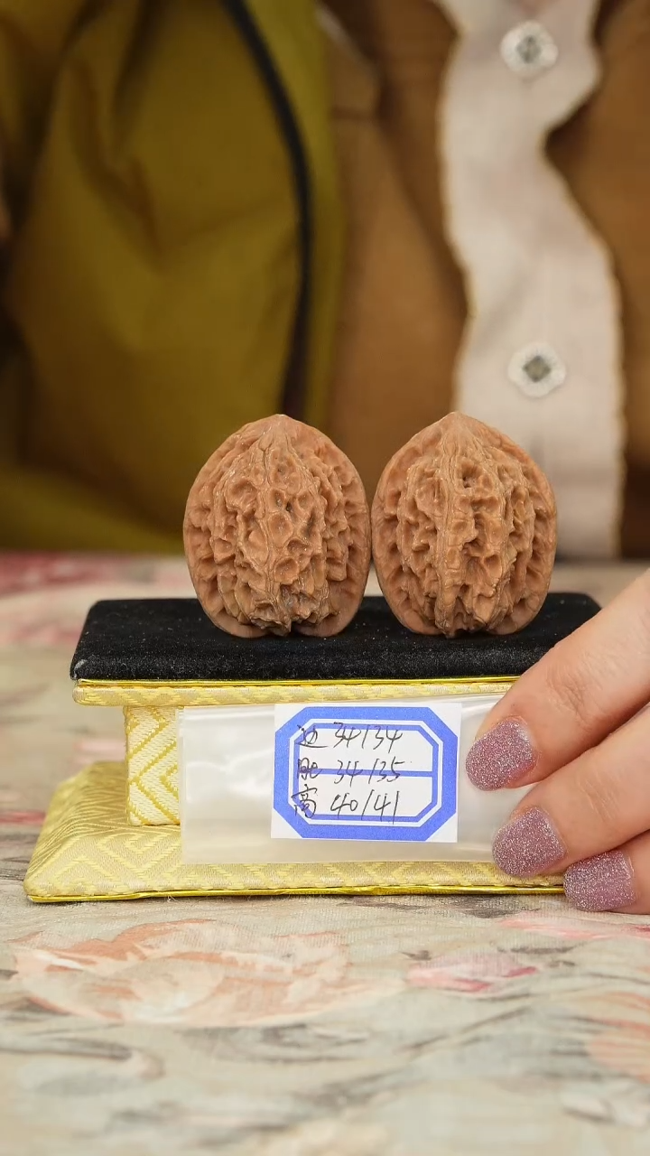 【闪购商品】文玩核桃把件龙纹官帽