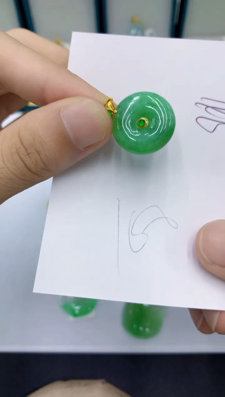 颈饰18K金镶嵌翡翠翡翠