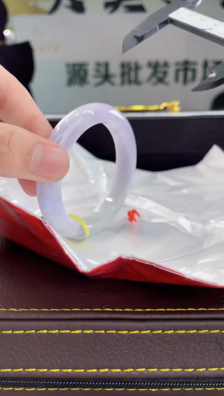 【闪购商品】翡翠手镯未镶嵌手镯