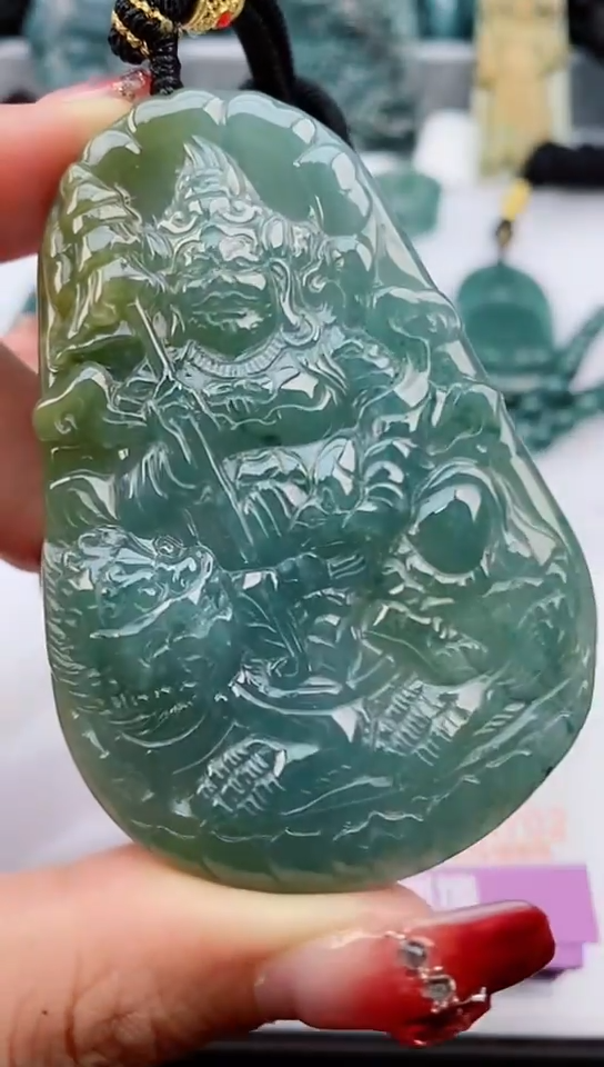【闪购商品】翡翠颈饰未镶嵌              